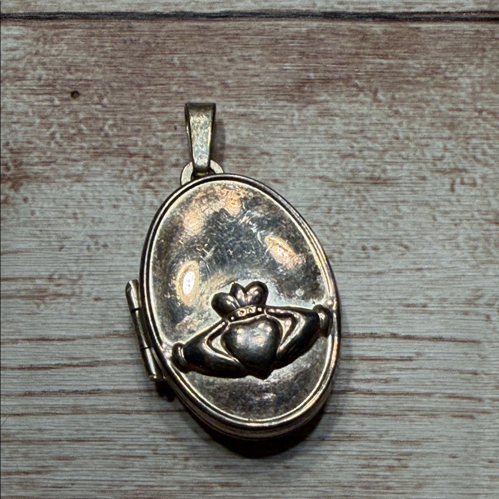 Vintage 925 Sterling  Silver Claddagh Locket Necklace By K & L